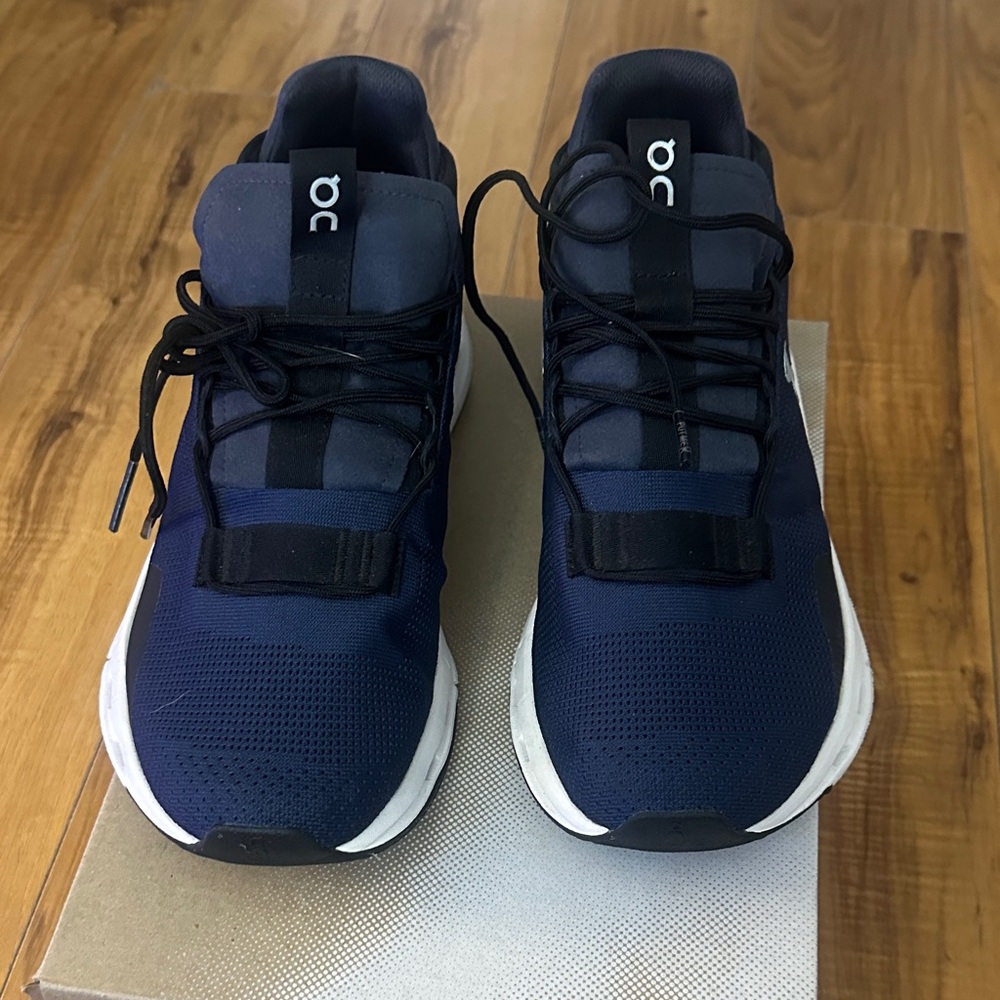 On Running CloudNova Navy and White Sneakers Women’s 9 - Picture 4 of 5